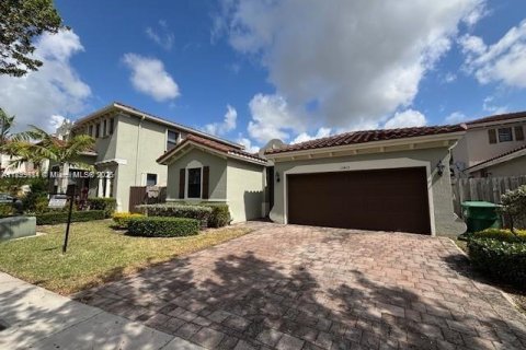 Купить виллу или дом в Майами, Флорида 3 спальни, 177.07м2, № 2036348 - фото 2