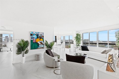 Condominio en venta en Aventura, Florida, 3 dormitorios, 157.38 m2 № 1981923 - foto 9