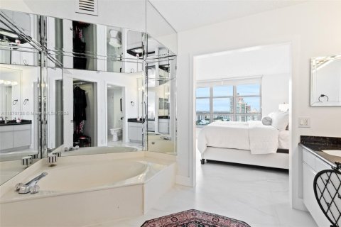 Condominio en venta en Aventura, Florida, 3 dormitorios, 157.38 m2 № 1981923 - foto 21