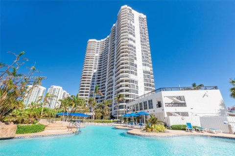 Condominio en venta en Aventura, Florida, 3 dormitorios, 157.38 m2 № 1981923 - foto 29