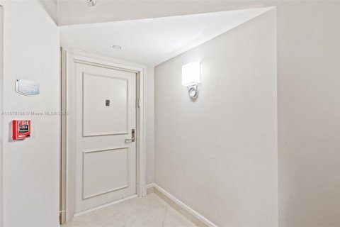 Condominio en venta en Aventura, Florida, 3 dormitorios, 157.38 m2 № 1981923 - foto 27