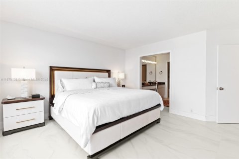 Condominio en venta en Aventura, Florida, 3 dormitorios, 157.38 m2 № 1981923 - foto 18