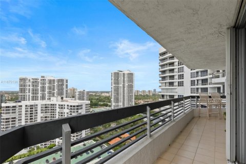 Condominio en venta en Aventura, Florida, 3 dormitorios, 157.38 m2 № 1981923 - foto 15