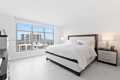 Condominio en venta en Aventura, Florida, 3 dormitorios, 157.38 m2 № 1981923 - foto 17