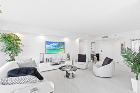Condominio en venta en Aventura, Florida, 3 dormitorios, 157.38 m2 № 1981923 - foto 10