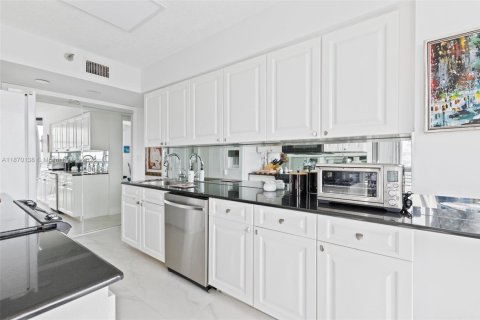 Condominio en venta en Aventura, Florida, 3 dormitorios, 157.38 m2 № 1981923 - foto 13