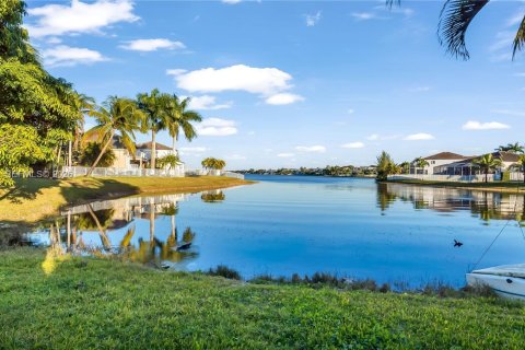 Villa ou maison à vendre à Miramar, Floride: 4 chambres, 229.47 m2 № 2027296 - photo 3
