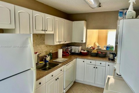 Купить виллу или дом в Бока-Ратон, Флорида 1 спальня, 84.36м2, № 2027571 - фото 2