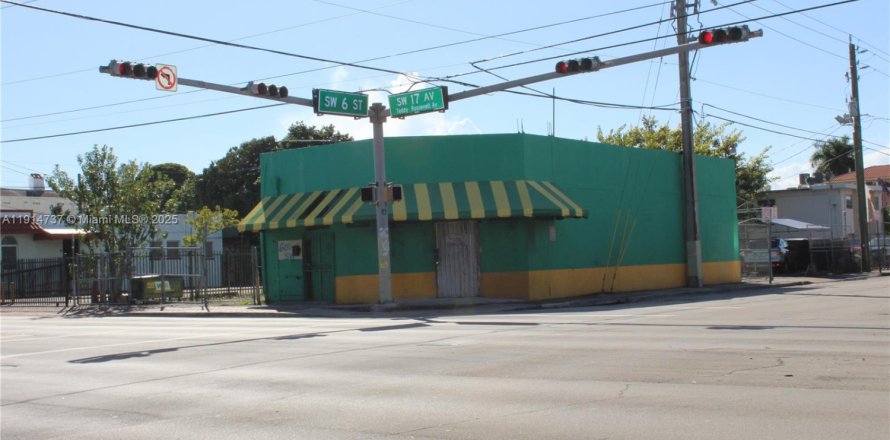 Propiedad comercial en Miami, Florida № 1970454