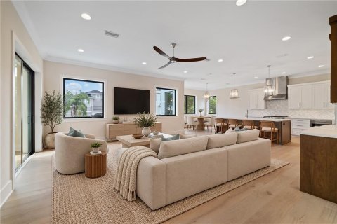 House in Tampa, Florida 4 bedrooms, 335.93 sq.m. № 2204740 - photo 24