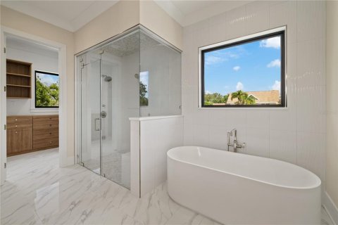 House in Tampa, Florida 4 bedrooms, 335.93 sq.m. № 2204740 - photo 17
