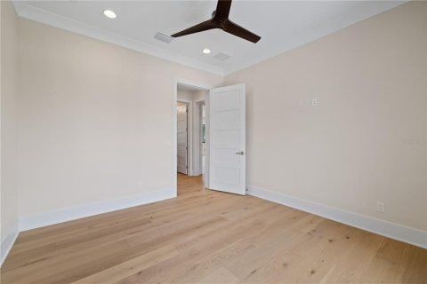 House in Tampa, Florida 4 bedrooms, 335.93 sq.m. № 2204740 - photo 22