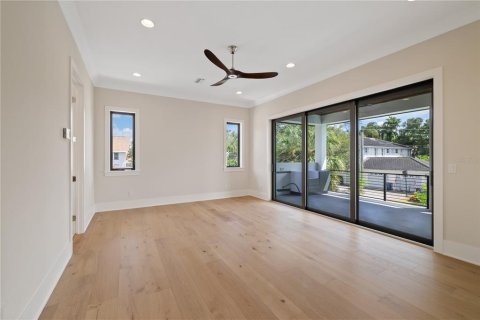 House in Tampa, Florida 4 bedrooms, 335.93 sq.m. № 2204740 - photo 10