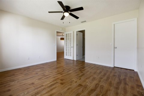 House in The Villages, Florida 3 bedrooms, 117.52 sq.m. № 2202996 - photo 29