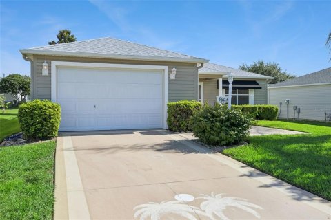House in The Villages, Florida 3 bedrooms, 117.52 sq.m. № 2202996 - photo 2