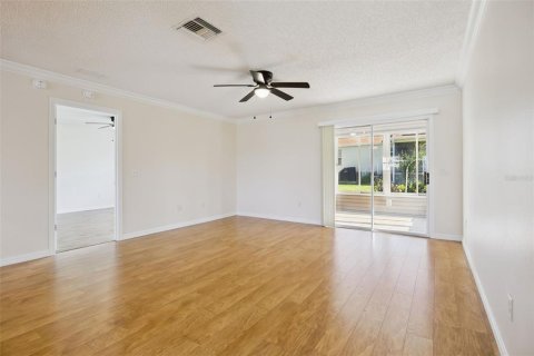 House in The Villages, Florida 3 bedrooms, 117.52 sq.m. № 2202996 - photo 18