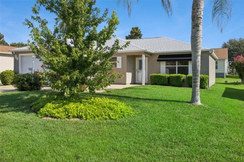 House in The Villages, Florida 3 bedrooms, 117.52 sq.m. № 2202996 - photo 7