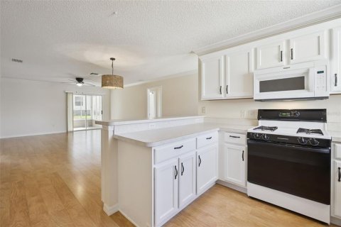 House in The Villages, Florida 3 bedrooms, 117.52 sq.m. № 2202996 - photo 12