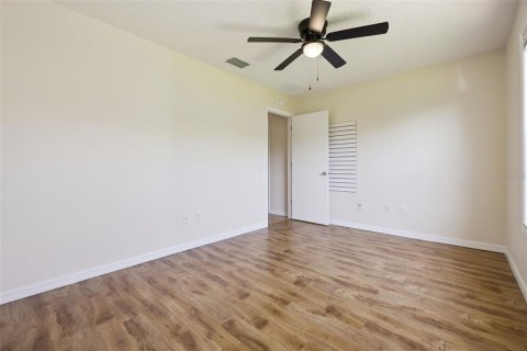 House in The Villages, Florida 3 bedrooms, 117.52 sq.m. № 2202996 - photo 21