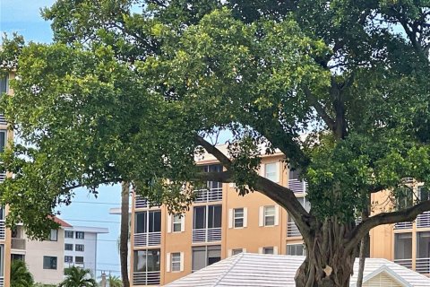 Condo in North Palm Beach, Florida, 2 bedrooms  № 2227685 - photo 28