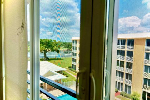 Condo in North Palm Beach, Florida, 2 bedrooms  № 2227685 - photo 8