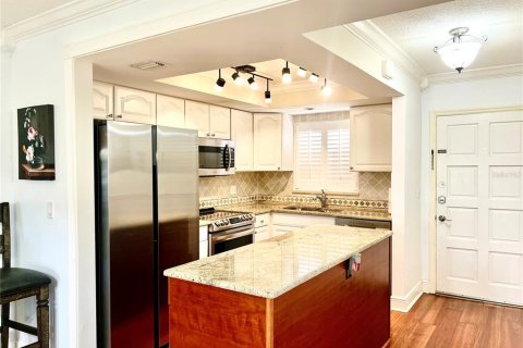 Condo in North Palm Beach, Florida, 2 bedrooms  № 2227685 - photo 10