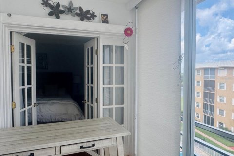 Condo in North Palm Beach, Florida, 2 bedrooms  № 2227685 - photo 5