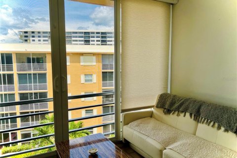Condo in North Palm Beach, Florida, 2 bedrooms  № 2227685 - photo 7