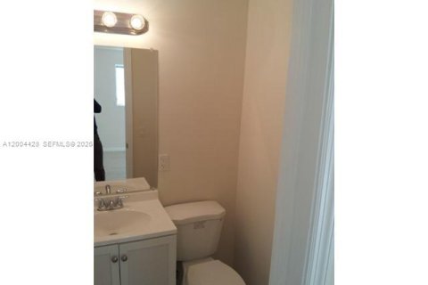 House in North Lauderdale, Florida 3 bedrooms, 129.04 sq.m. № 2068568 - photo 9
