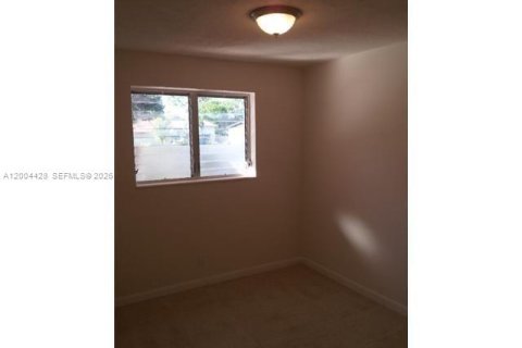 House in North Lauderdale, Florida 3 bedrooms, 129.04 sq.m. № 2068568 - photo 6