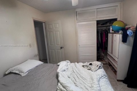 House in Sunrise, Florida 3 bedrooms, 126.16 sq.m. № 1976026 - photo 27