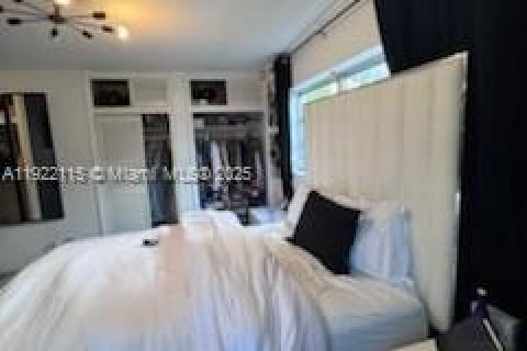 House in Sunrise, Florida 3 bedrooms, 126.16 sq.m. № 1976026 - photo 7