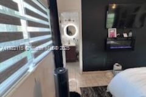 House in Sunrise, Florida 3 bedrooms, 126.16 sq.m. № 1976026 - photo 11