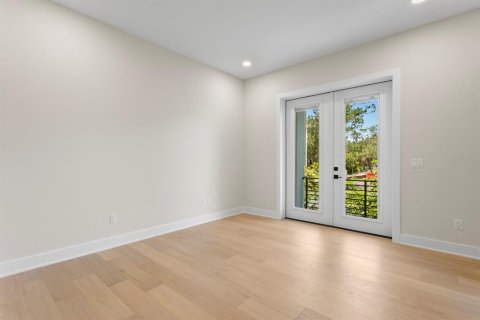 House in Tampa, Florida 5 bedrooms, 612.78 sq.m. № 2219088 - photo 16