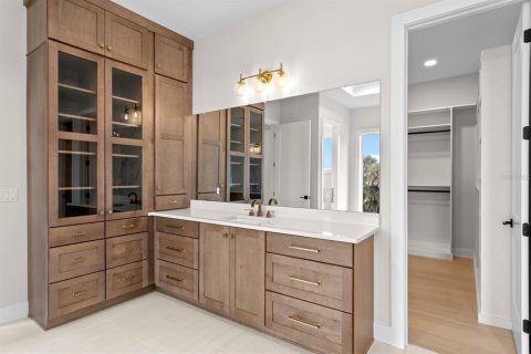 House in Tampa, Florida 5 bedrooms, 612.78 sq.m. № 2219088 - photo 24