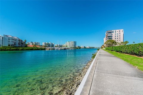 Condominio en venta en South Pasadena, Florida, 2 dormitorios, 97.55 m2 № 2205253 - foto 9