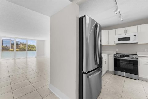 Condominio en venta en South Pasadena, Florida, 2 dormitorios, 97.55 m2 № 2205253 - foto 16
