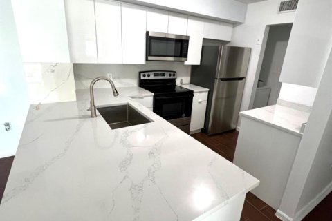 Condo in Lake Worth, Florida, 3 bedrooms  № 2250588 - photo 2