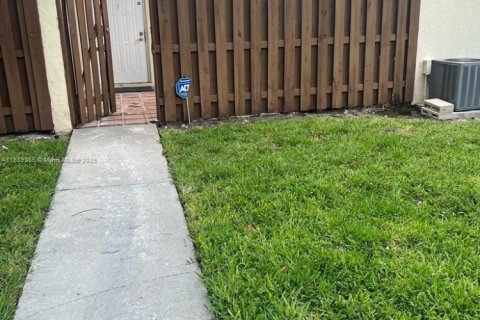 Condo in West Palm Beach, Florida, 1 bedroom № 1828753 - photo 1