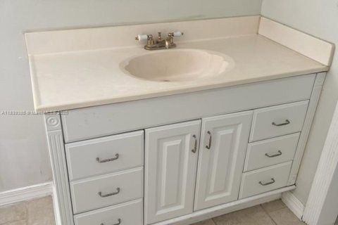 Condo in West Palm Beach, Florida, 1 bedroom № 1828753 - photo 21