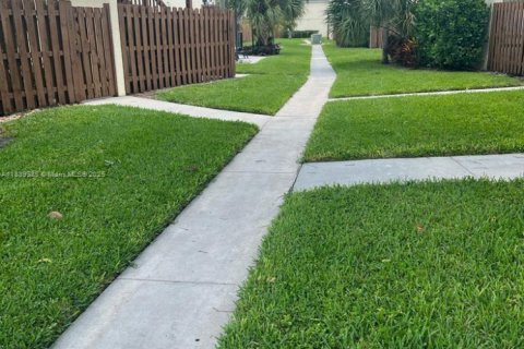 Condo in West Palm Beach, Florida, 1 bedroom № 1828753 - photo 7