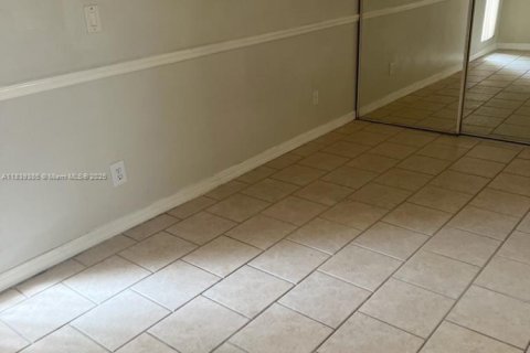 Condo in West Palm Beach, Florida, 1 bedroom № 1828753 - photo 17