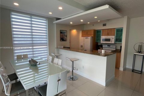 Condo in Sunny Isles Beach, Florida, 3 bedrooms  № 1864903 - photo 4
