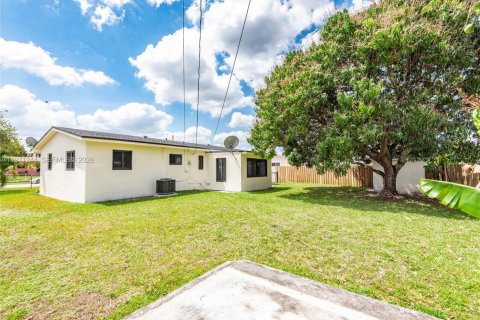 Купить виллу или дом в Майами, Флорида 3 спальни, 92.34м2, № 2051846 - фото 6