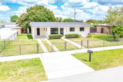 Купить виллу или дом в Майами, Флорида 3 спальни, 92.34м2, № 2051846 - фото 3