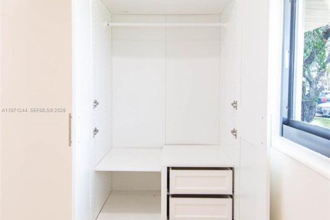 Купить виллу или дом в Майами, Флорида 3 спальни, 92.34м2, № 2051846 - фото 22