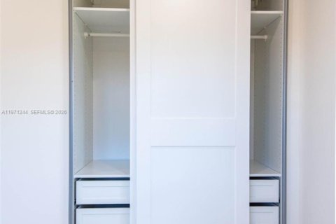 Купить виллу или дом в Майами, Флорида 3 спальни, 92.34м2, № 2051846 - фото 24