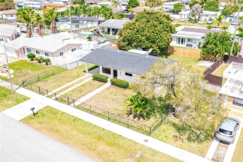 Купить виллу или дом в Майами, Флорида 3 спальни, 92.34м2, № 2051846 - фото 29