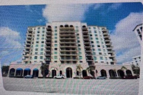 Condominio en venta en Coral Gables, Florida, 2 dormitorios, 104.79 m2 № 2023278 - foto 18