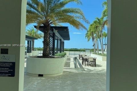 Condominio en venta en Coral Gables, Florida, 2 dormitorios, 104.79 m2 № 2023278 - foto 21